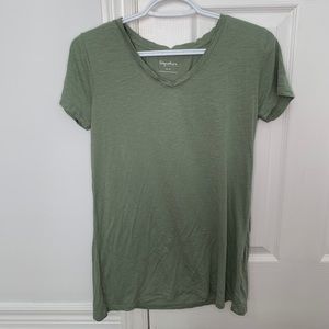 Green short sleeve shirt